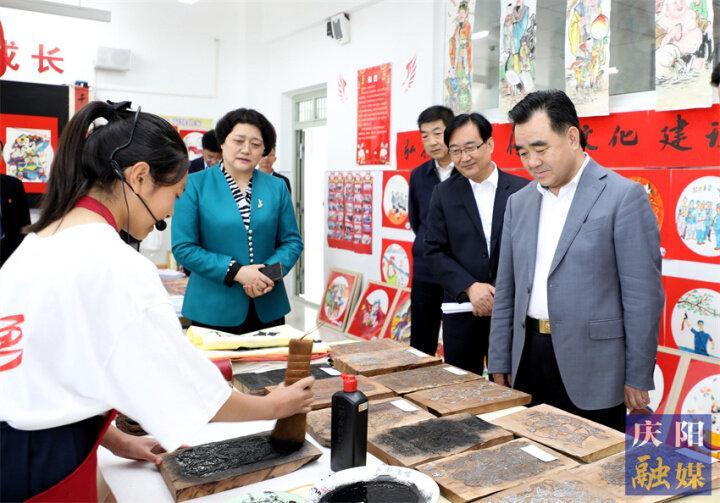 向全市少年兒童致以節(jié)日祝福！黃澤元開(kāi)展“六一”國(guó)際兒童節(jié)慰問(wèn)活動(dòng)