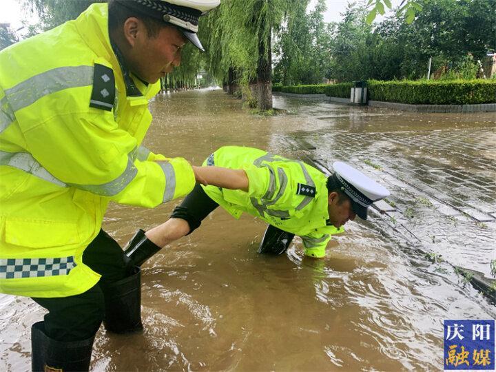 【攝影報道】正寧縣：公安民輔警聞汛而動  守護群眾平安